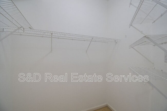 Building Photo - 447 Enclave Pl