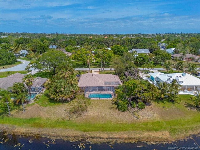 Building Photo - 3074 NE Loquat Ln