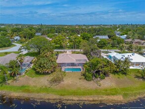 Building Photo - 3074 NE Loquat Ln