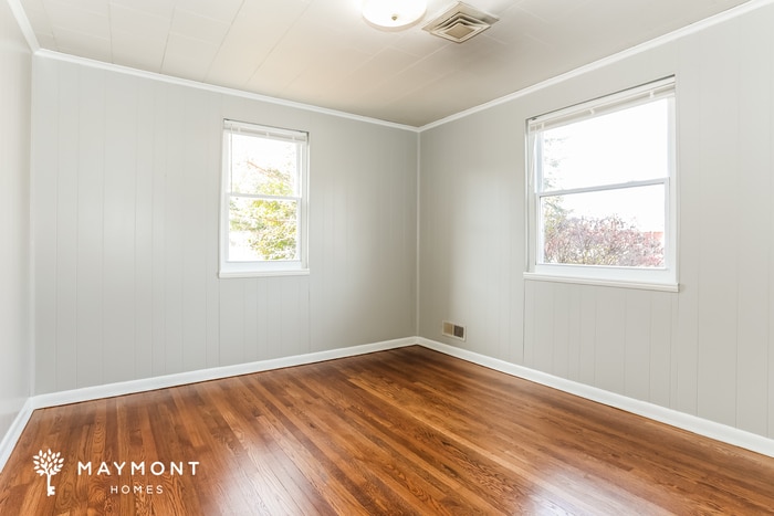 Building Photo - 5907 Winthrope Ave