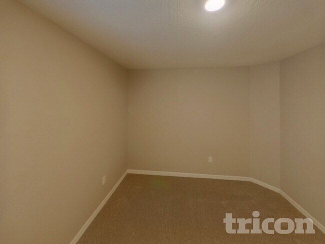 Building Photo - 10923 Rainbow Pyrite Dr