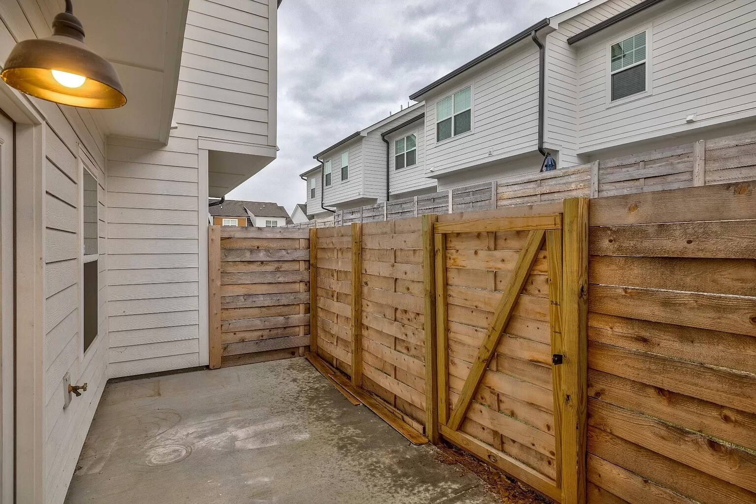 Building Photo - 2129 Bayport Ave