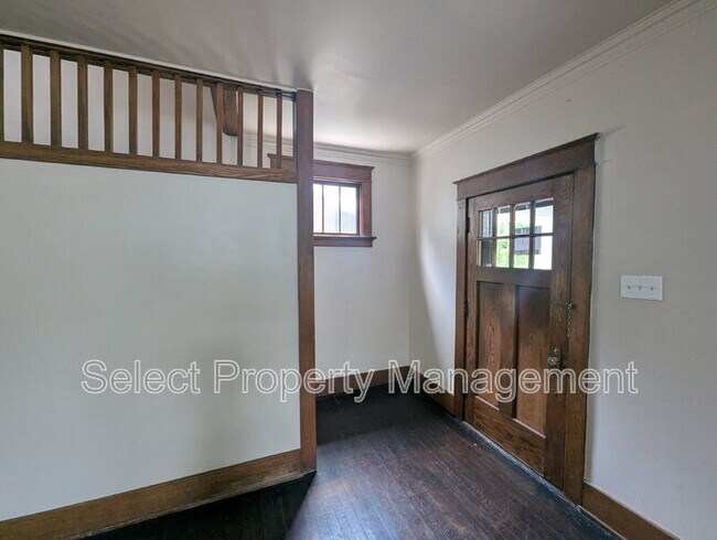 Building Photo - 1148 W Packard Ave