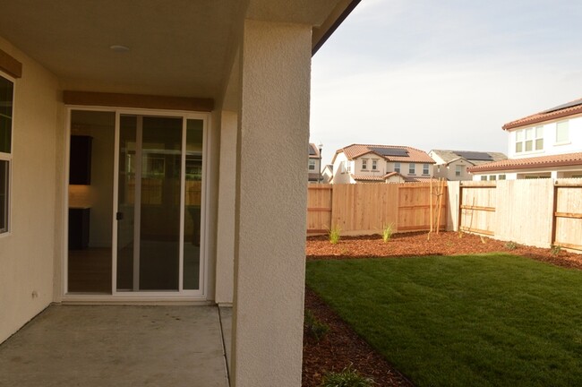 Building Photo - 477 Gold Coast Rd