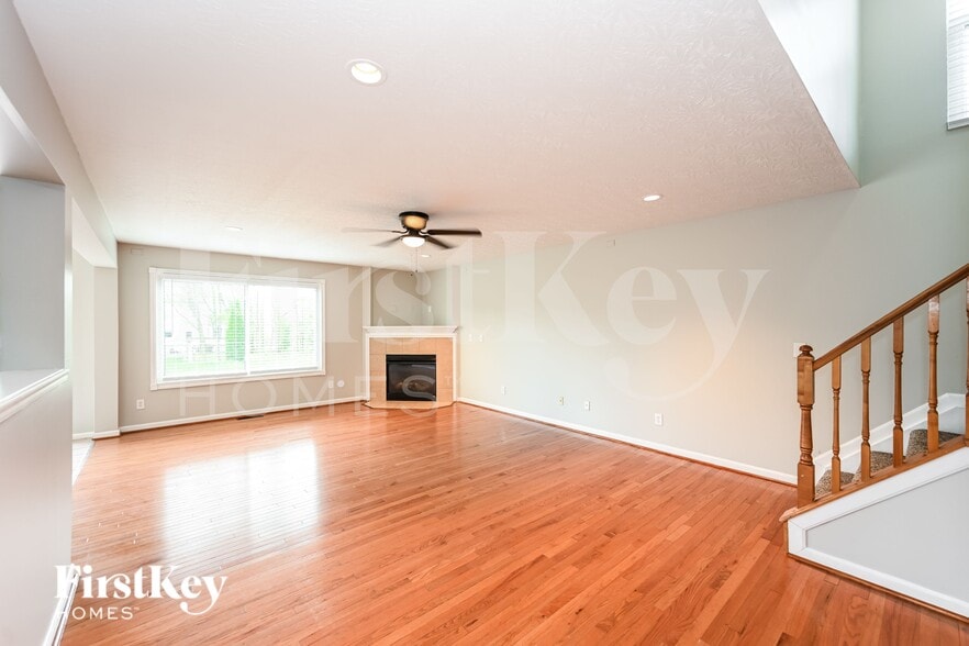 Building Photo - 2125 Picketside Dr