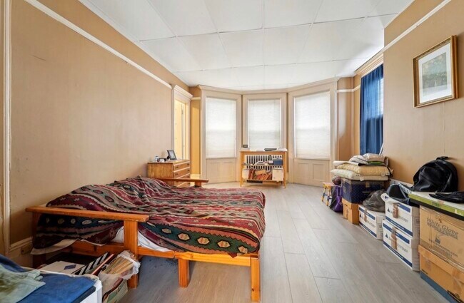 Building Photo - 21-23-23 48th St