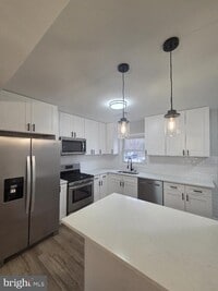 Building Photo - 407 Greenbrier Ct.