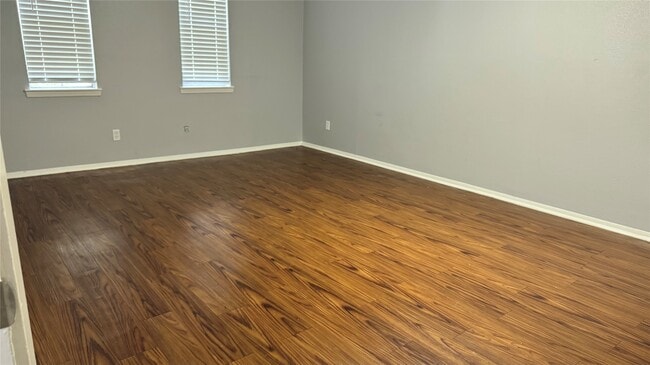 Building Photo - 7925 Grove Ridge Dr