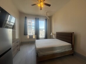 Building Photo - 444 G St