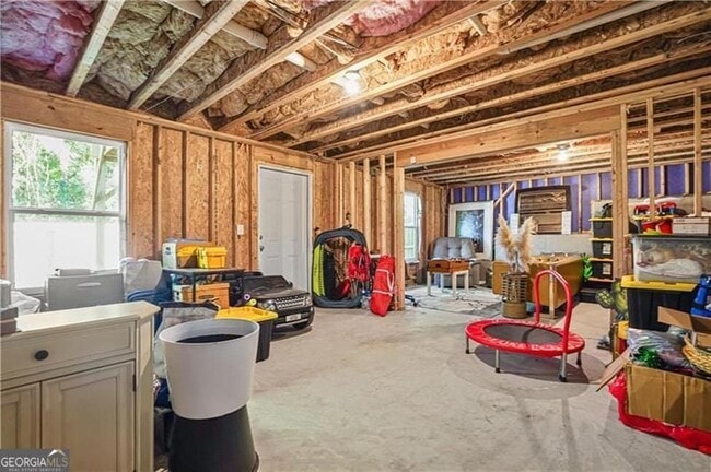 Building Photo - 580 Morrow Ln