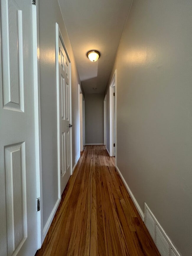 Building Photo - 3-bed 2-bath House in Northglenn available July!
