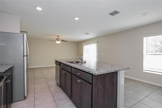 Building Photo - 216 Fig Ct
