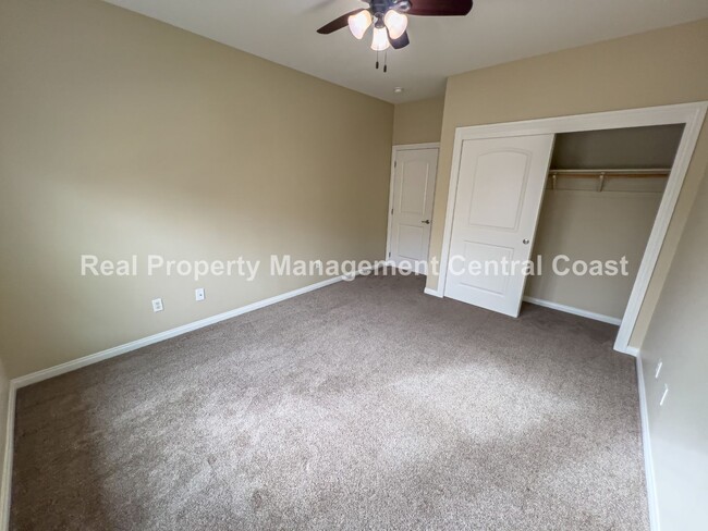 Building Photo - AVAILABLE NOW - Spacious Atascadero Home -...