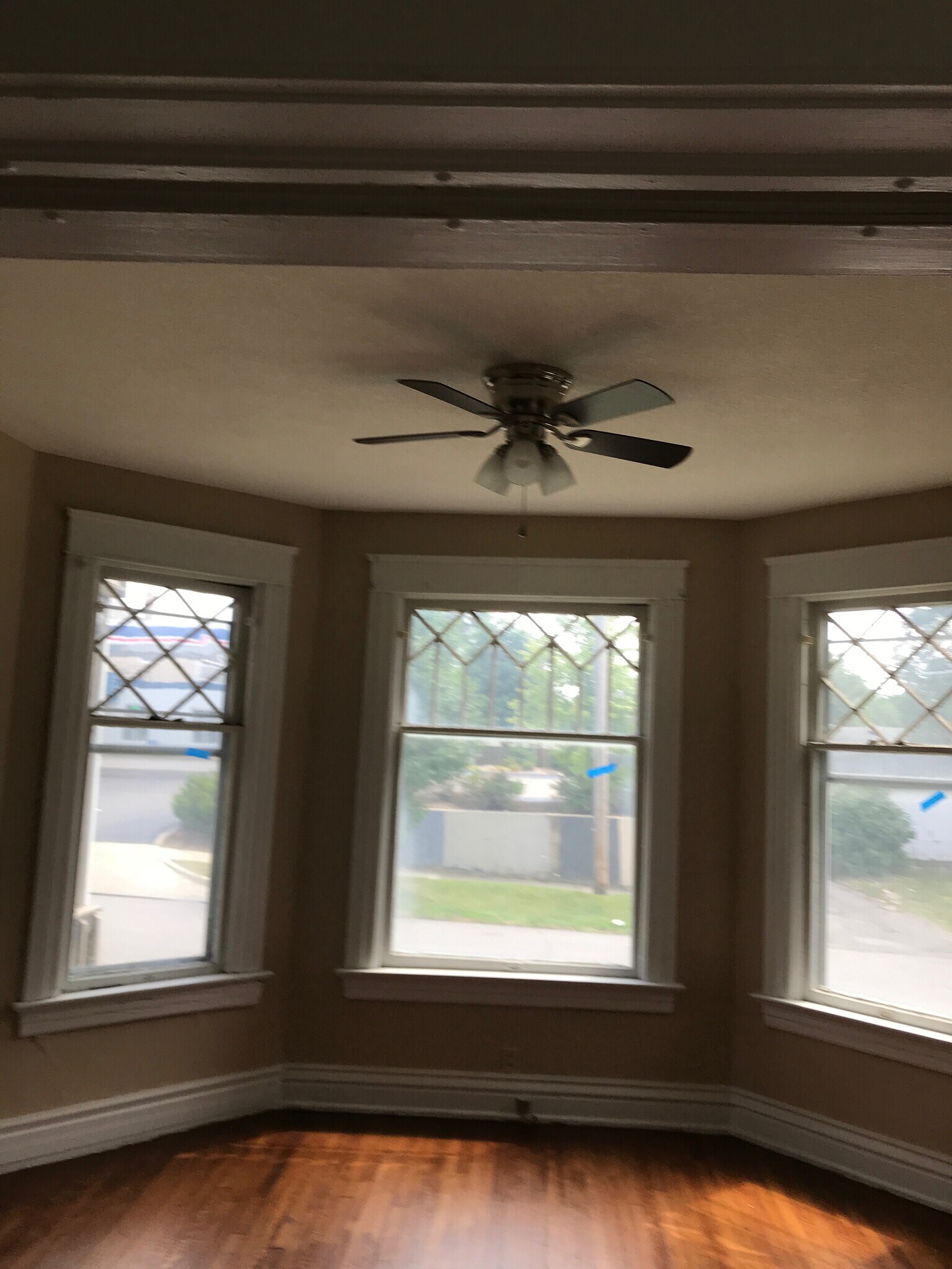 Building Photo - 114 W Taber St