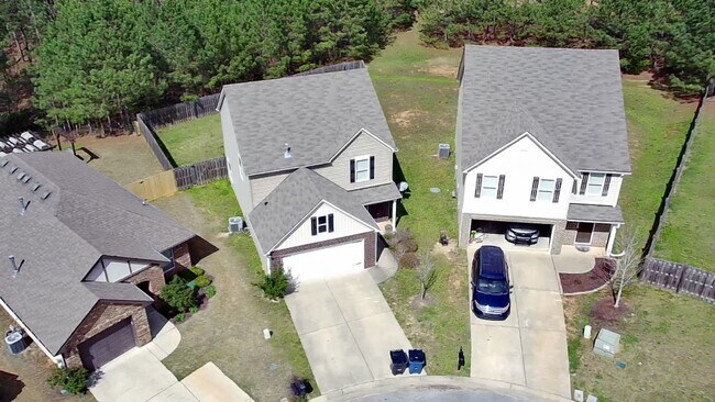 Building Photo - Doss Ferry Community – Kimberly, AL | 2-Story Home Built in 2017 | 3 Bedrooms, 2.5 Baths | Fenced...