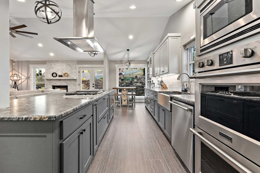 Building Photo - 3225 N Kings Cross