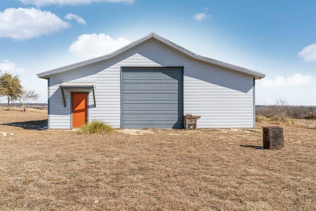 Building Photo - 310 Co Rd 317