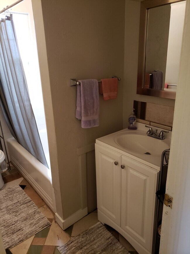 Building Photo - Newly Remodeled 1 bed/1 bath in Sugarhouse...
