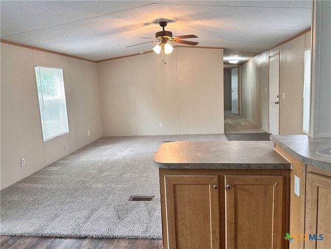 Building Photo - 208 Picasso Dr