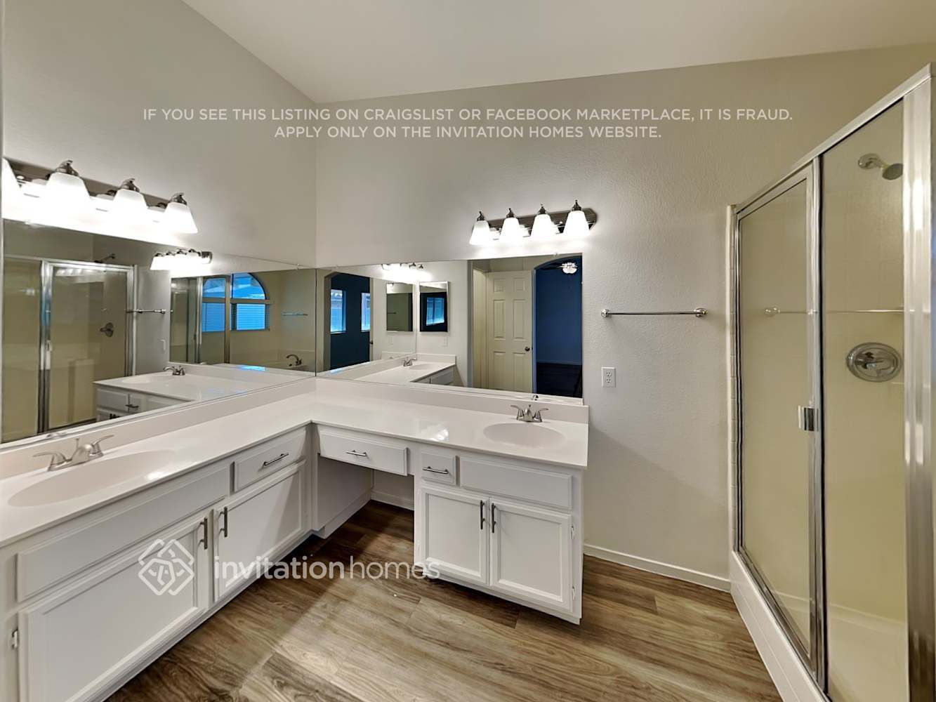 Building Photo - 6285 Hill Haven Ave