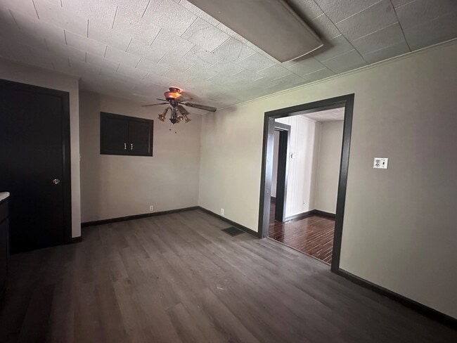 Building Photo - 209 Cook-