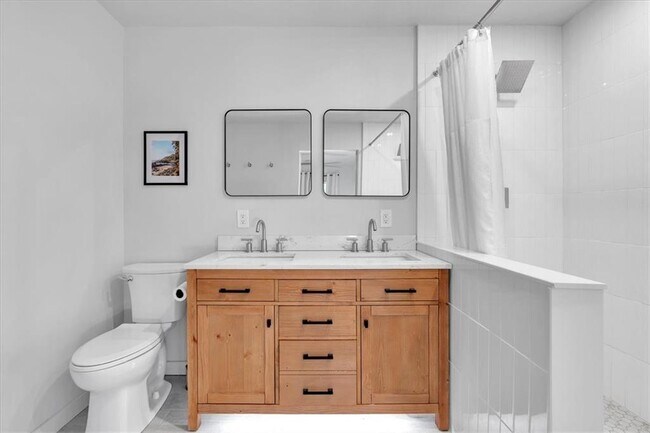 Building Photo - 1520 Foote St NE