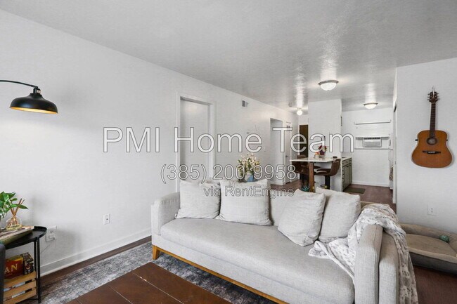 Building Photo - 5630 Meadow Ln