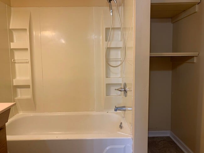 Building Photo - One Level House off Campbell Avenue