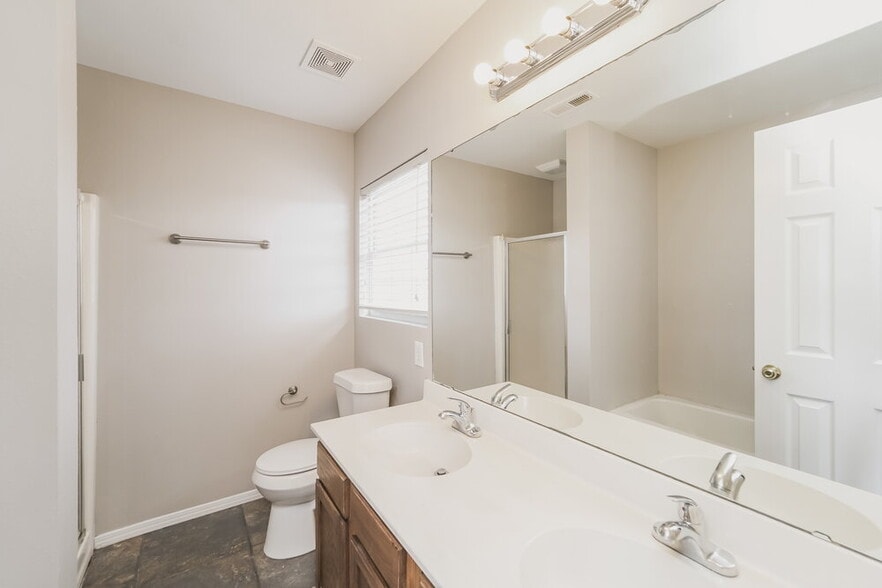 Building Photo - 12205 Hamilton Jones Dr