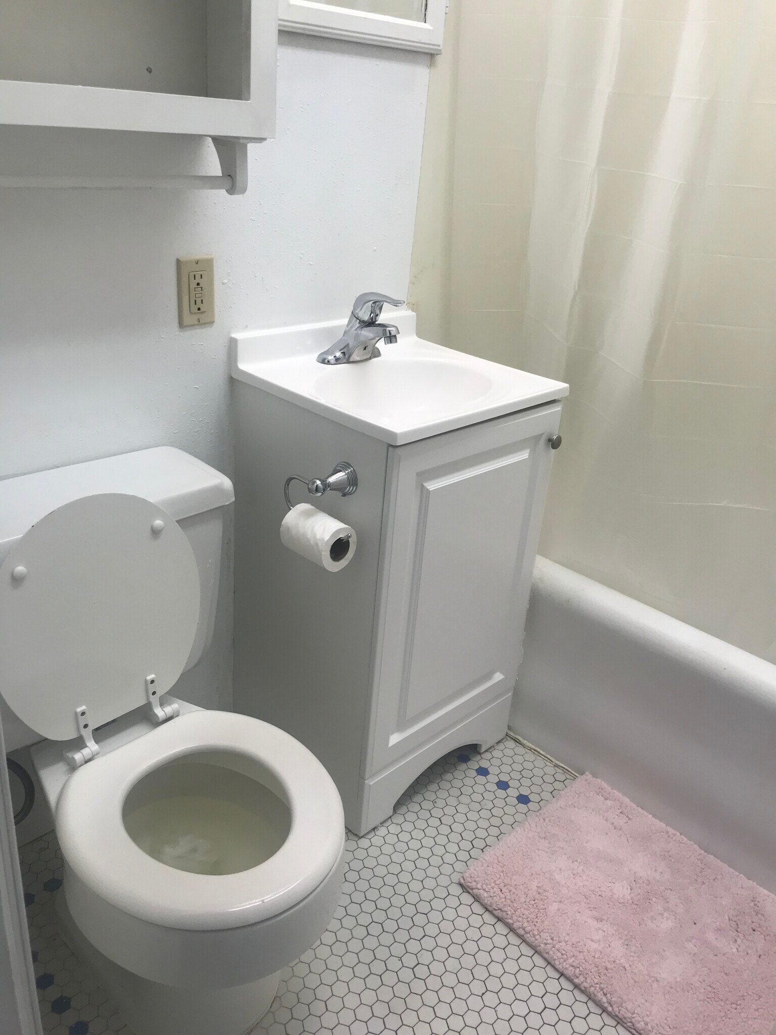 Building Photo - 3078 N Bartlett Ave