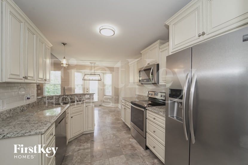 Building Photo - 115 Kings Dr