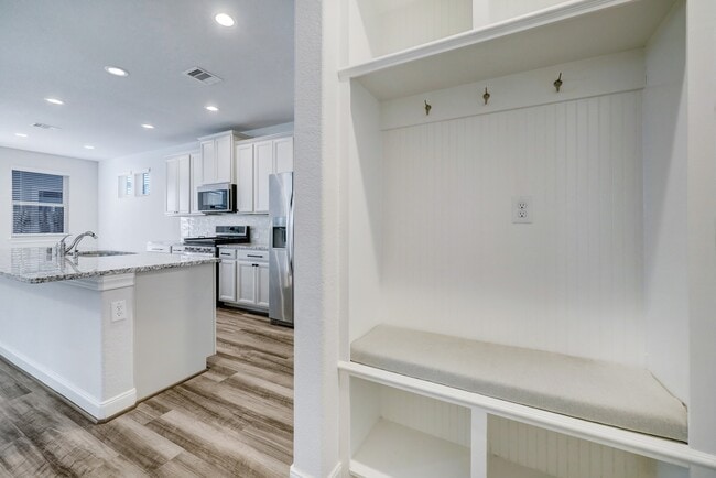 Building Photo - 3111 Planters Peak Dr