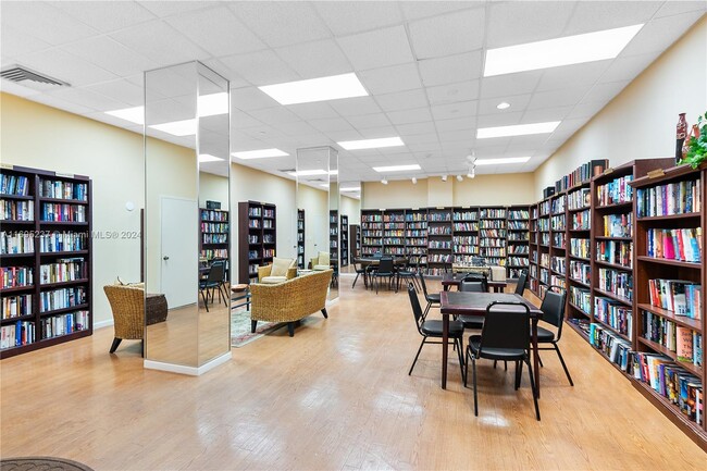 Building Photo - 1370 S Ocean Blvd