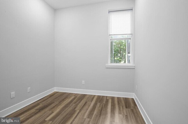 Building Photo - 910 N 17th St