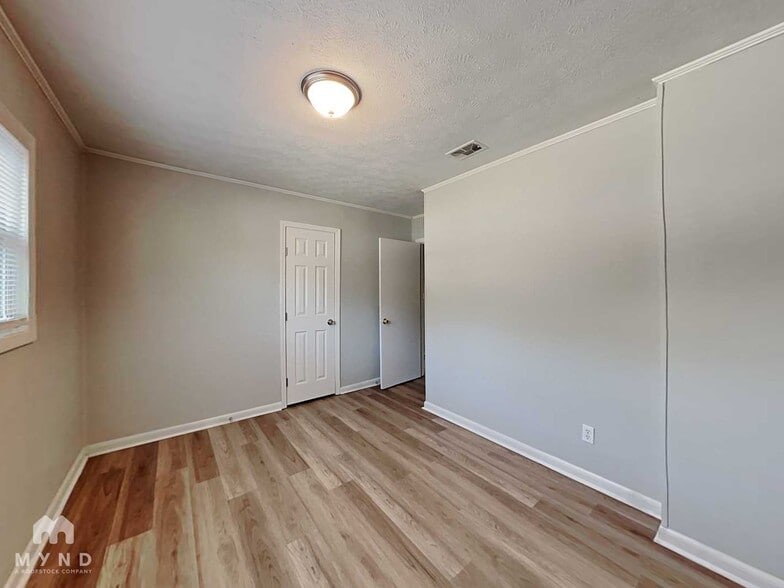 Building Photo - 10204 Allen Dr SW