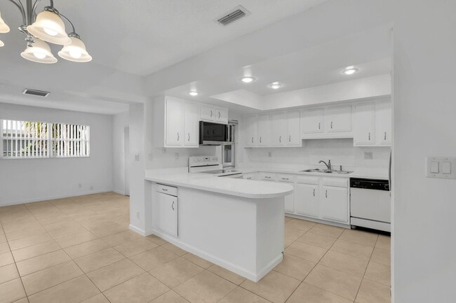 Building Photo - 89 Lariat Cir