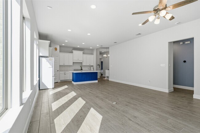 Building Photo - 29427 Mesquite Oaks Dr