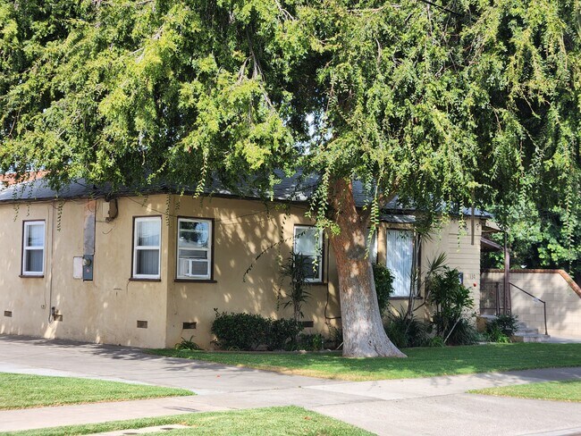Primary Photo - 130 S Pepper St