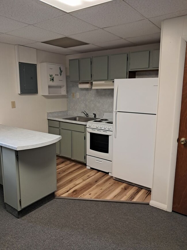 Building Photo - Frankfort Hwy- Fridley