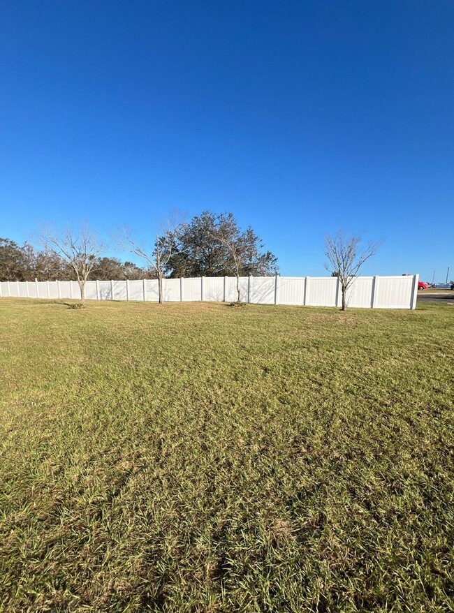 Building Photo - 3/2 Home in Myakka with ACERAGE/ POOL