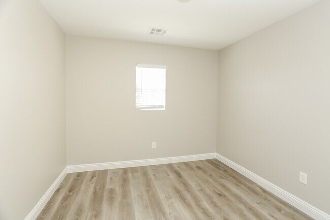 Building Photo - 5820 Gemstone Peak St