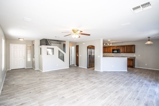 Building Photo - FANTASTIC 4BED/3 BATH SAN TAN HOME in RANCHO BELLA VISTA