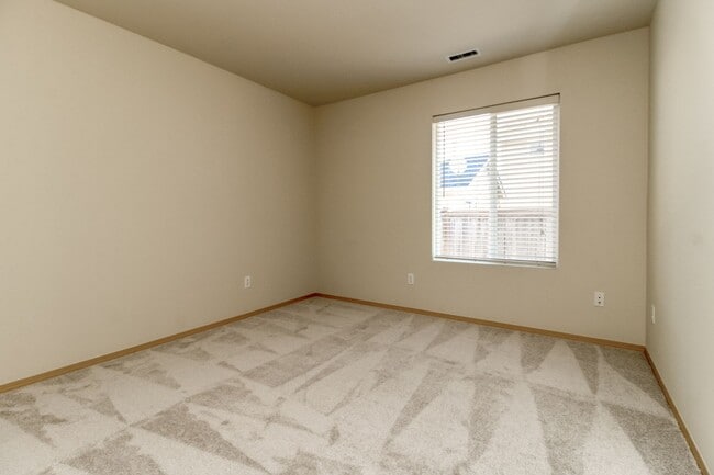 Building Photo - Fantastic DuPont Rambler with AC and Sprinkler System