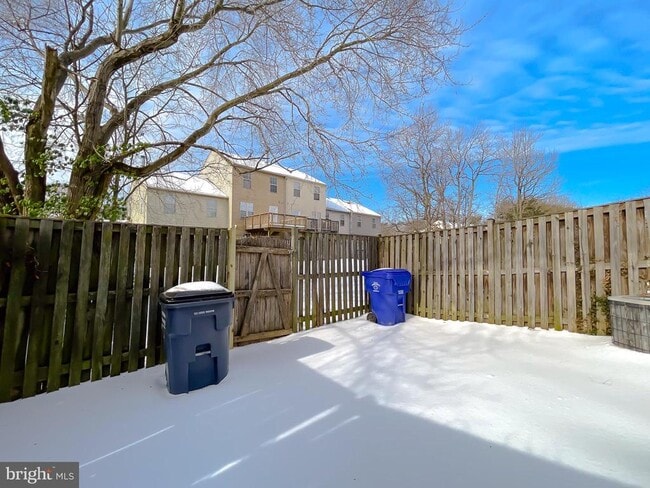 Building Photo - 4232 Drake Ct