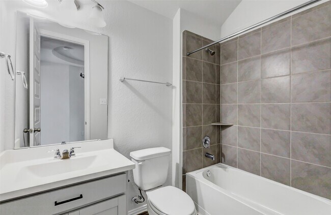 Building Photo - 15419 Kirkdell Bend Dr