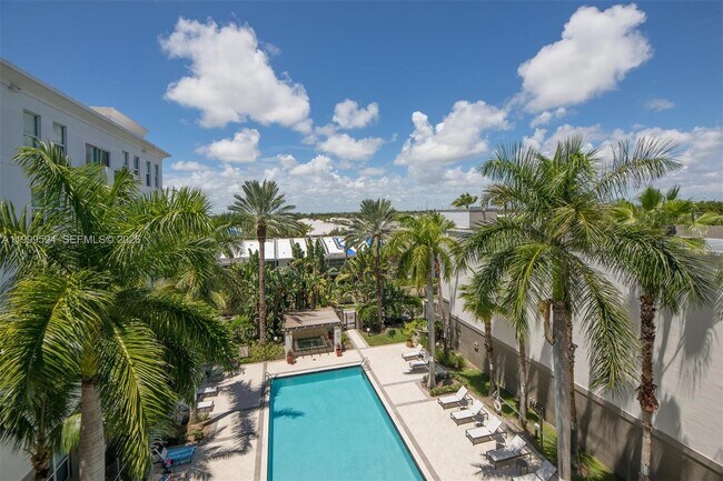 Building Photo - 2401 NE 65th St