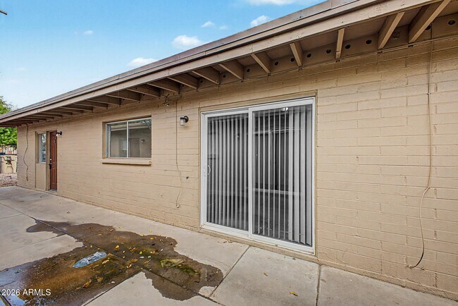 Building Photo - 7106 N 68th Ave