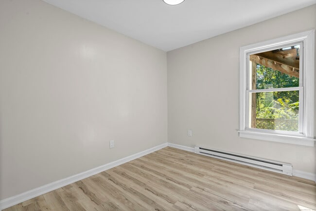 Building Photo - 243 N Main St