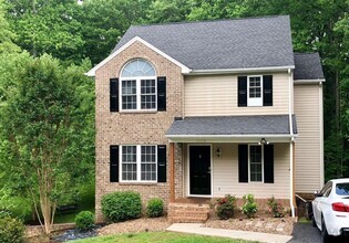 Building Photo - 4 Bedroom Home in Lynchburg- COMING IN APRIL!