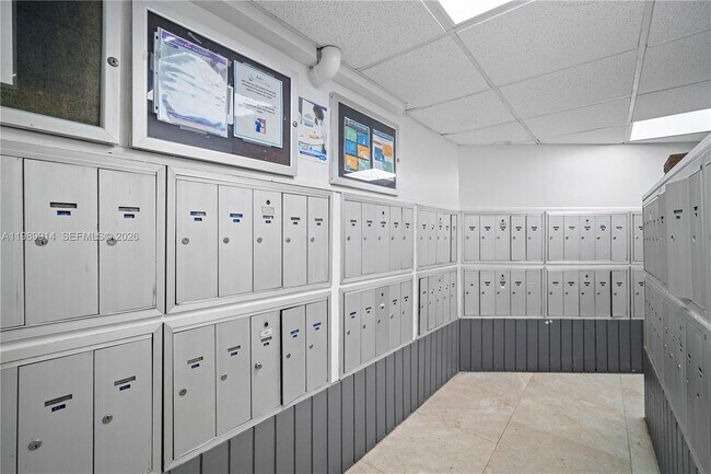 Building Photo - 7904 West Dr